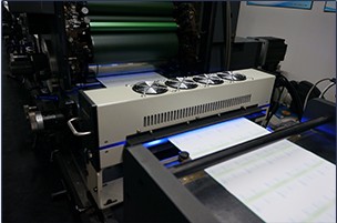 輪轉機固化照射頭